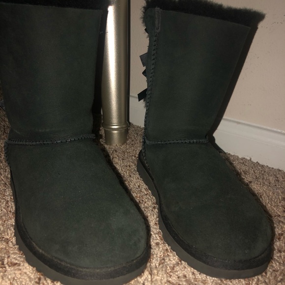 UGGS - Picture 7 of 7